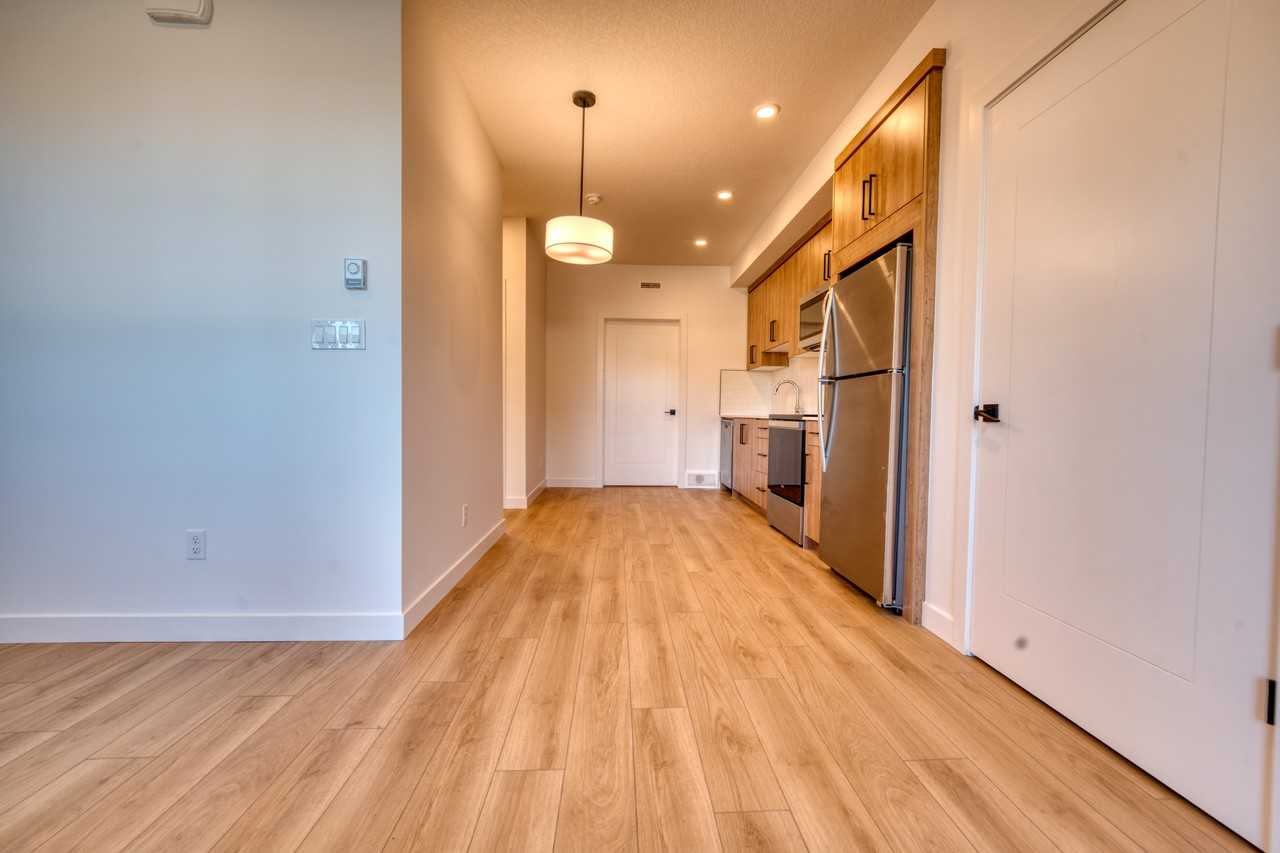 203 - Photo 2 of 19