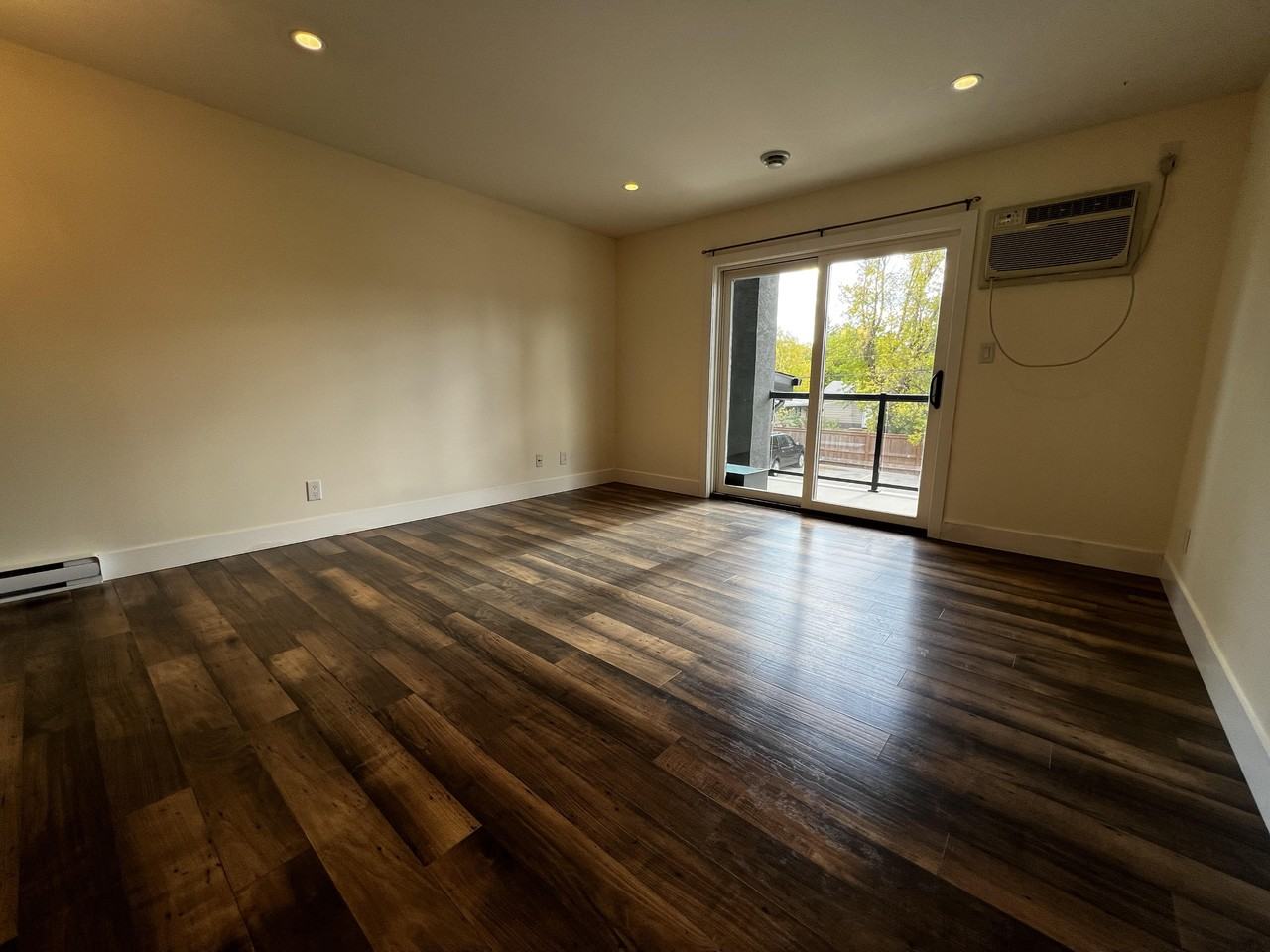 428 Henry Street - Photo 2 of 8