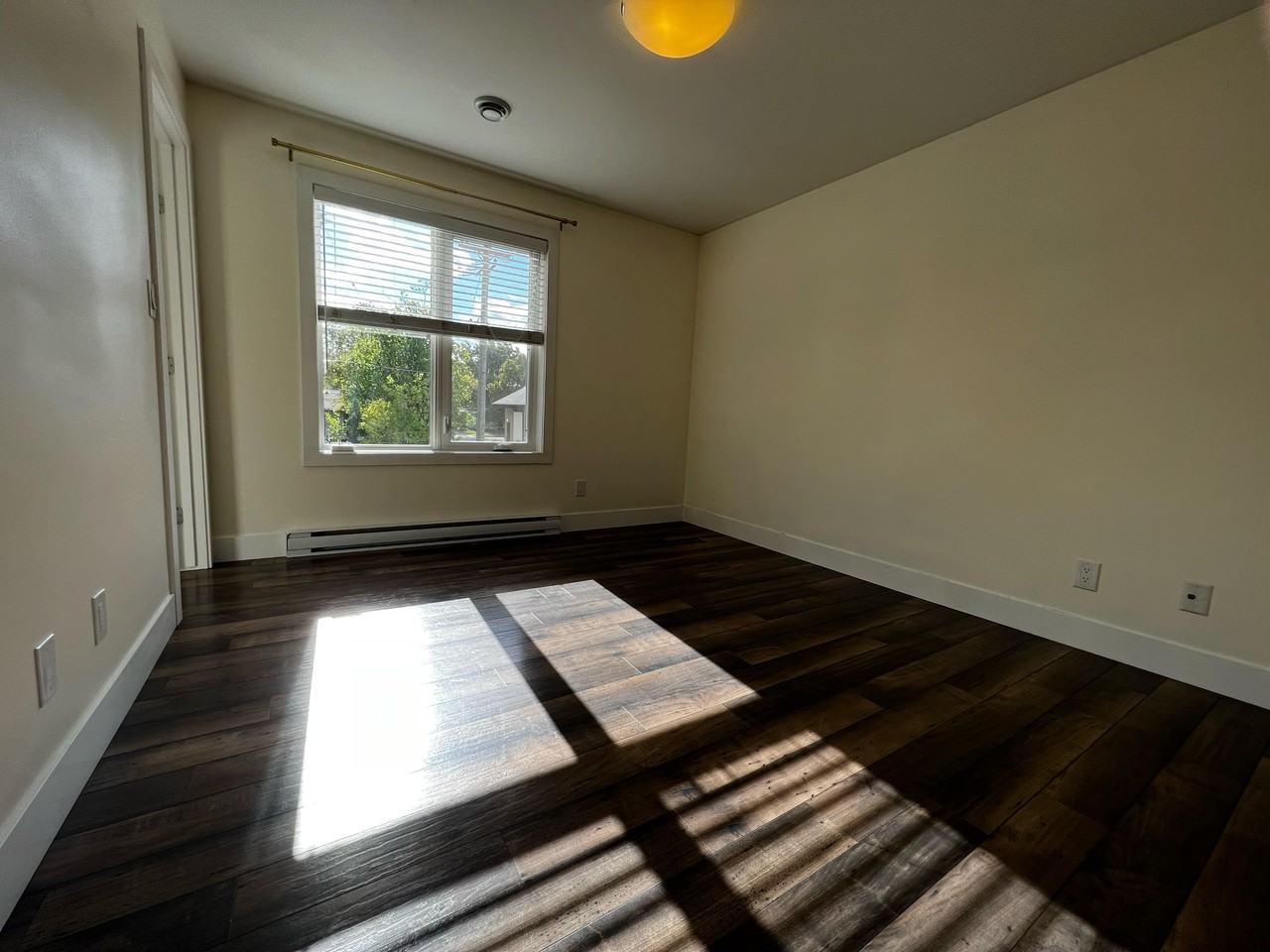 428 Henry Street - Photo 3 of 8