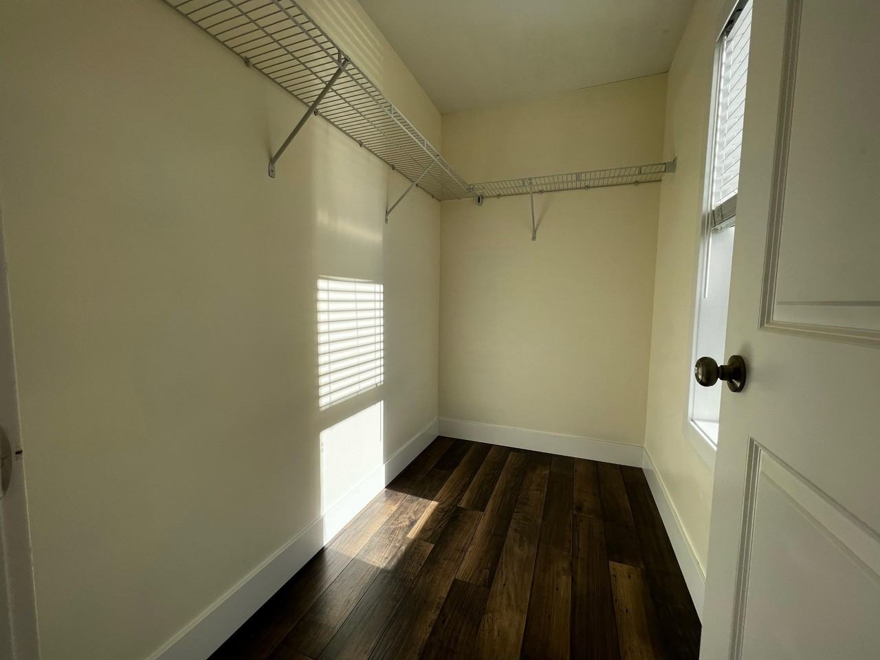 428 Henry Street - Photo 6 of 8