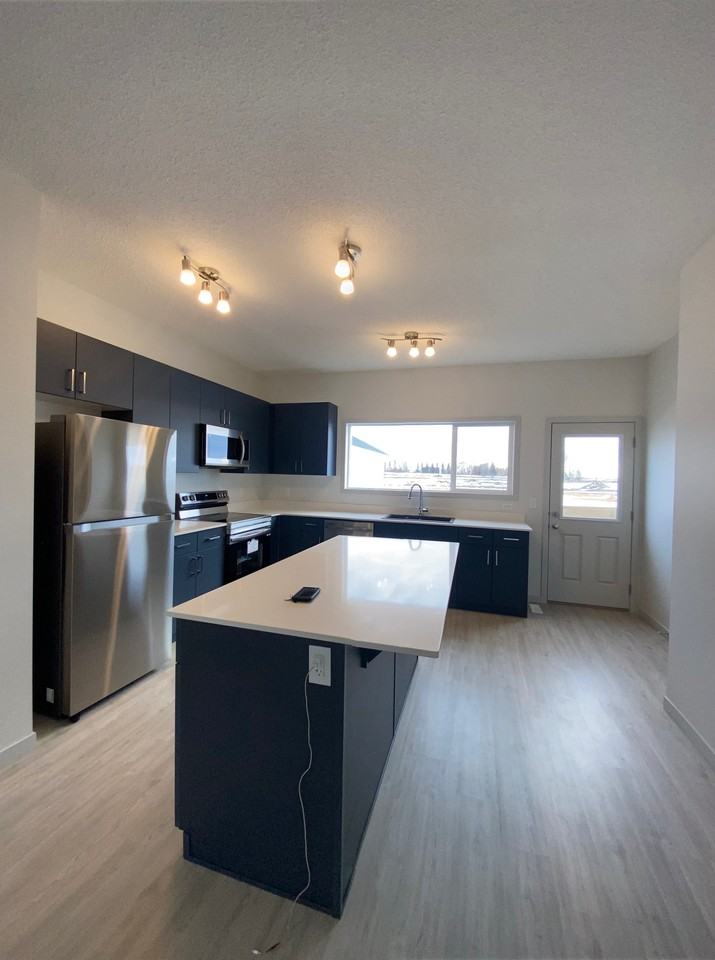 6285 175a Ave Nw - Photo 5 of 27
