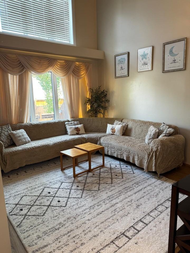 7557 188 St Nw - Photo 4 of 8