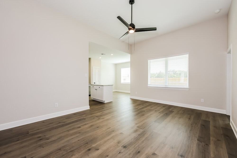 345 Magnolia Blvd - Photo 4 of 16