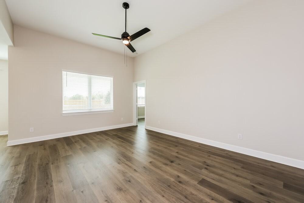 345 Magnolia Blvd - Photo 5 of 16