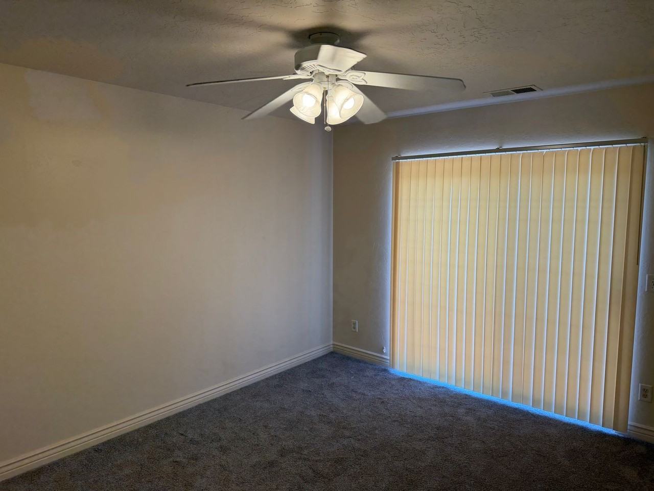 3340 S Litzler Dr - Photo 4 of 33