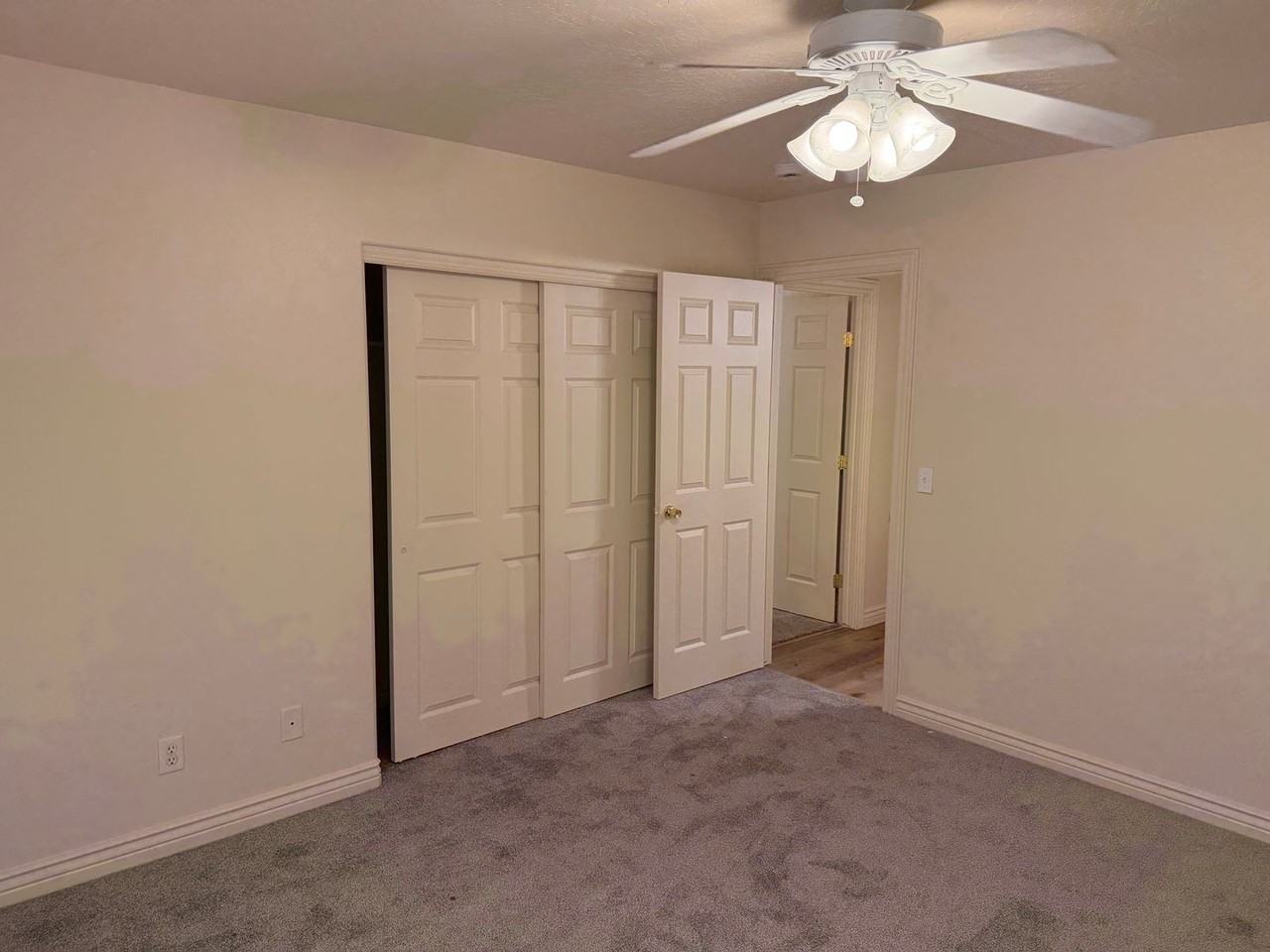 3340 S Litzler Dr - Photo 6 of 33