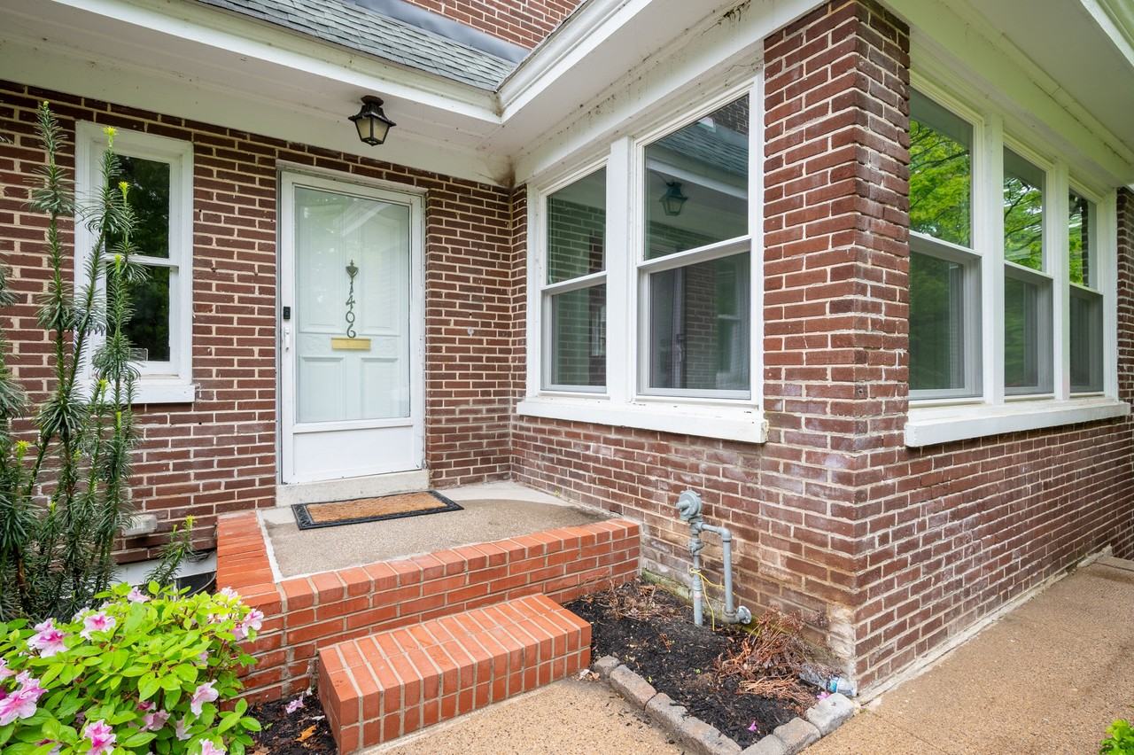 1406 Lovering Ave #1 - Photo 3 of 32