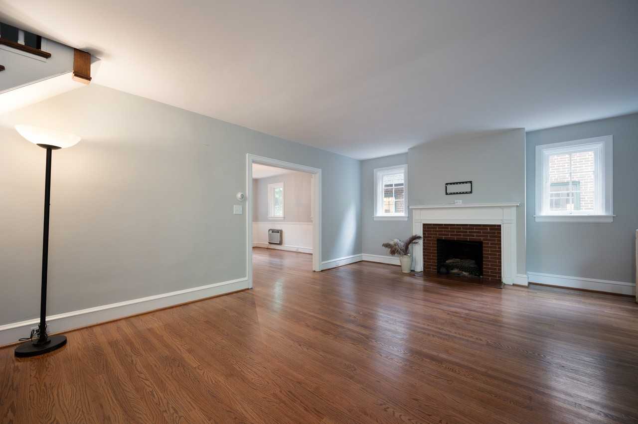 1406 Lovering Ave #1 - Photo 5 of 32