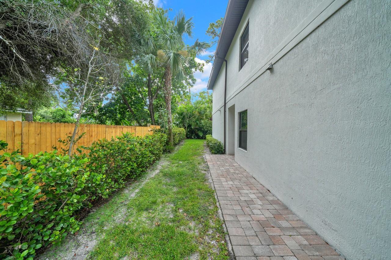 407 Bella Sol Way #1 - Photo 3 of 34