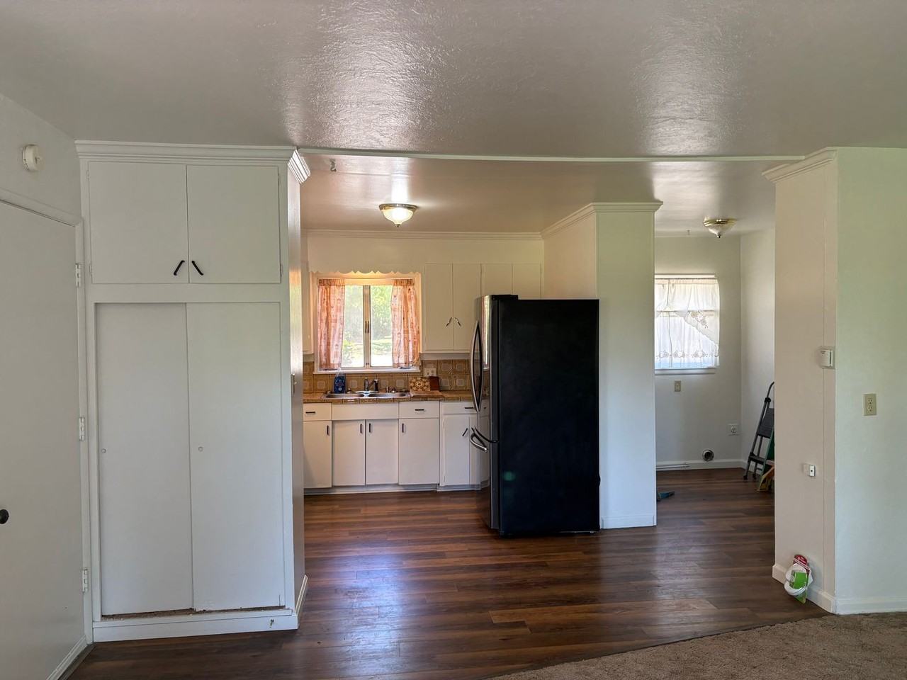 5703 Chapel Dr - Photo 2 of 19