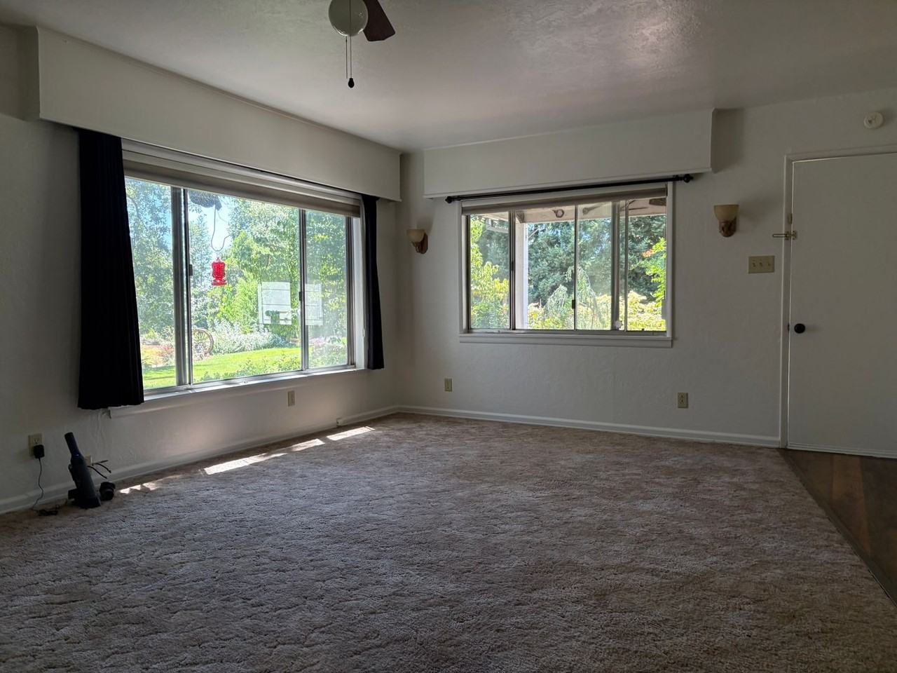 5703 Chapel Dr - Photo 5 of 19