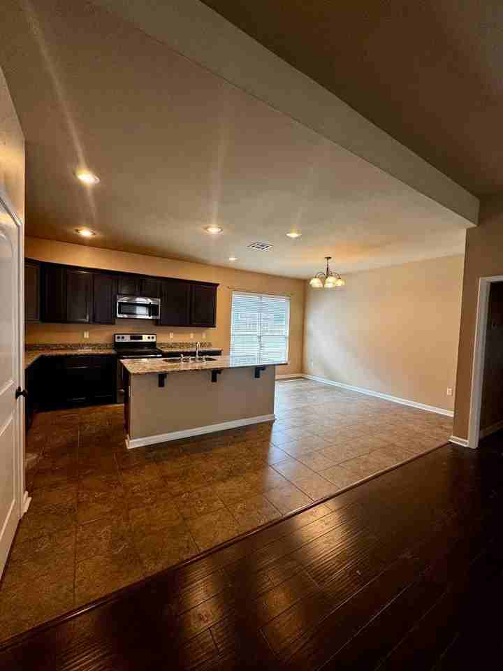 8624 Abertay Ave - Photo 3 of 26