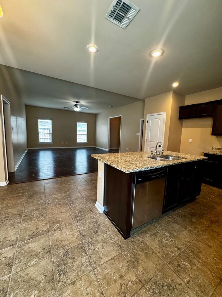 8624 Abertay Ave - Photo 7 of 26