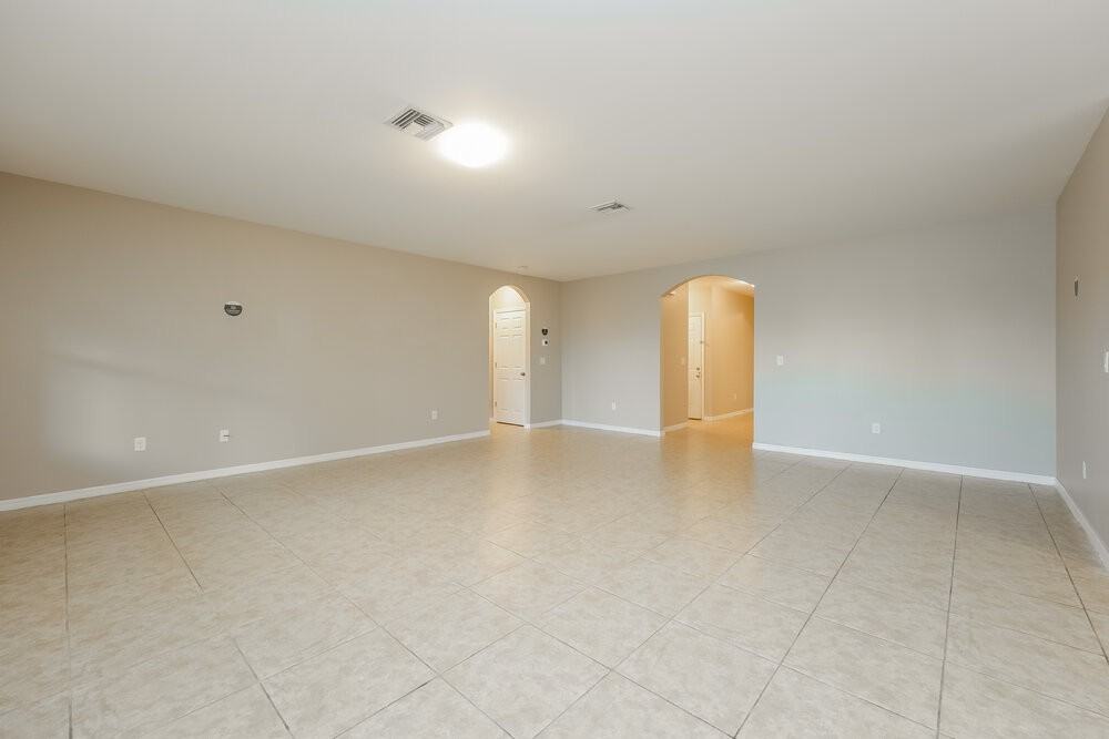 2564 Surfside Blvd - Photo 5 of 16