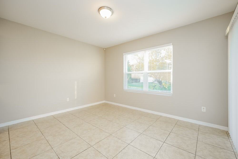 2564 Surfside Blvd - Photo 6 of 16