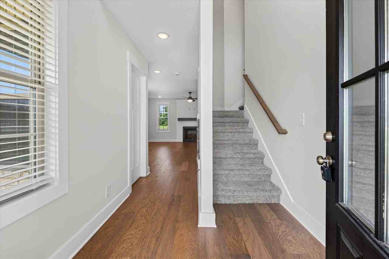 393 Frontier Dr - Photo 6 of 47