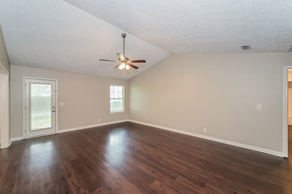 2911 Boyle Ct - Photo 3 of 16