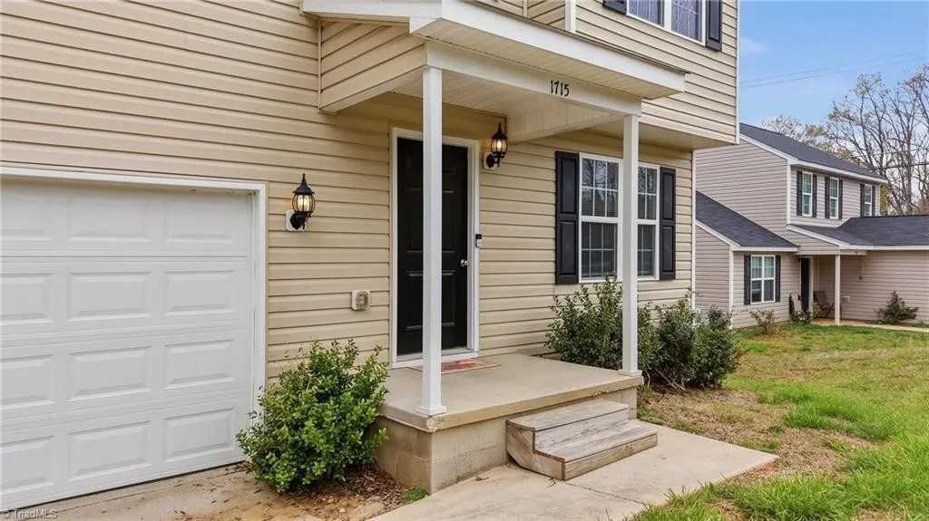 1715 Ransom Trace Ct - Photo 3 of 42