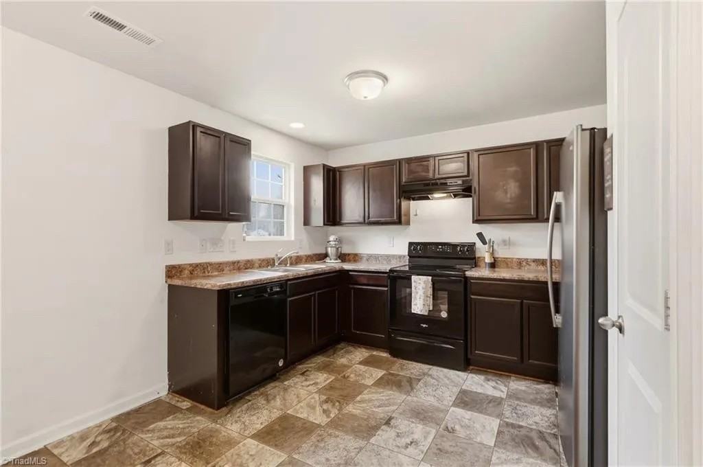 1715 Ransom Trace Ct - Photo 4 of 42