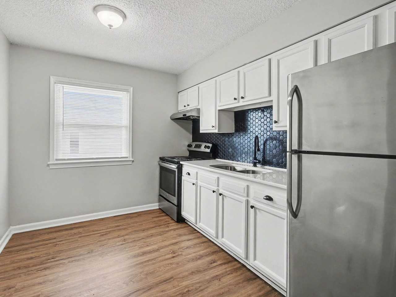 1130 S 31st Street - Photo 3 of 35