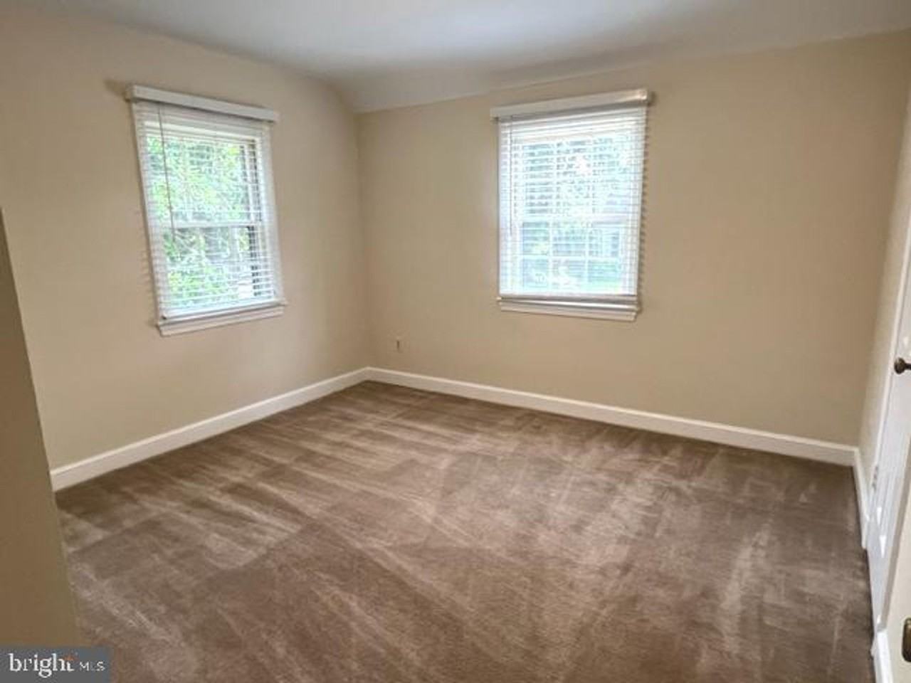 4408 Glenridge St - Photo 6 of 29