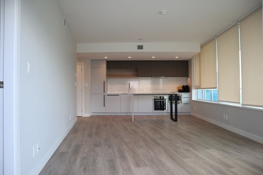 Emerson st 567 - Photo 2 of 33