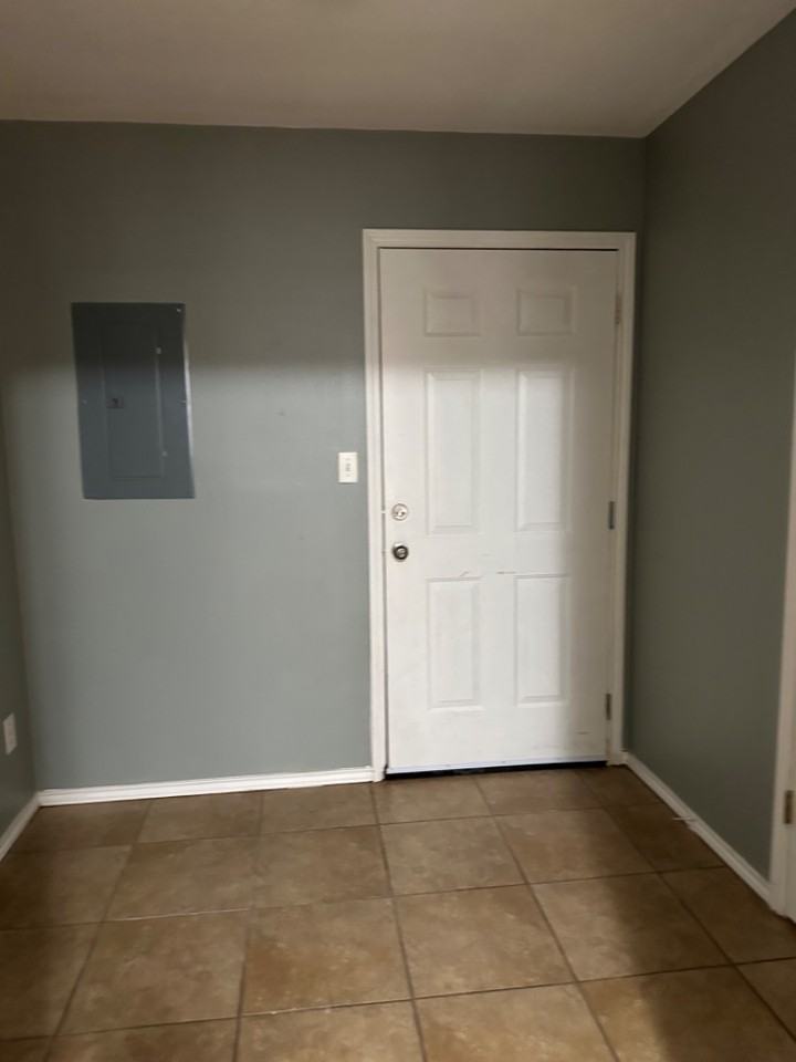 413 South 49th Street - Photo 7 of 9