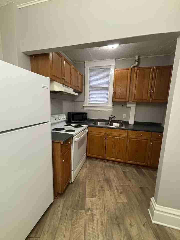 610 N 2nd St #3 - Photo 5 of 11