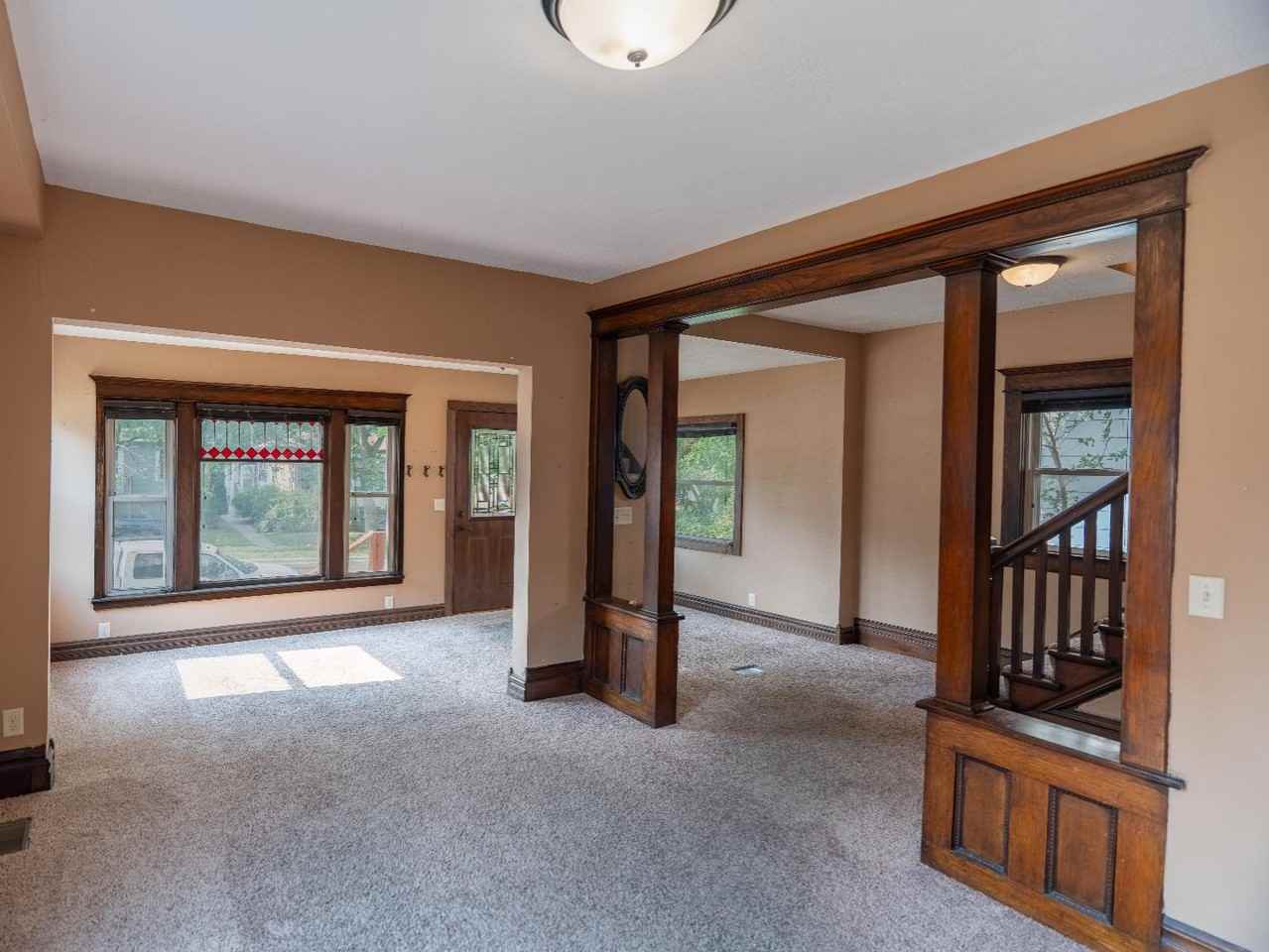 1212 W 10th St - Photo 4 of 20