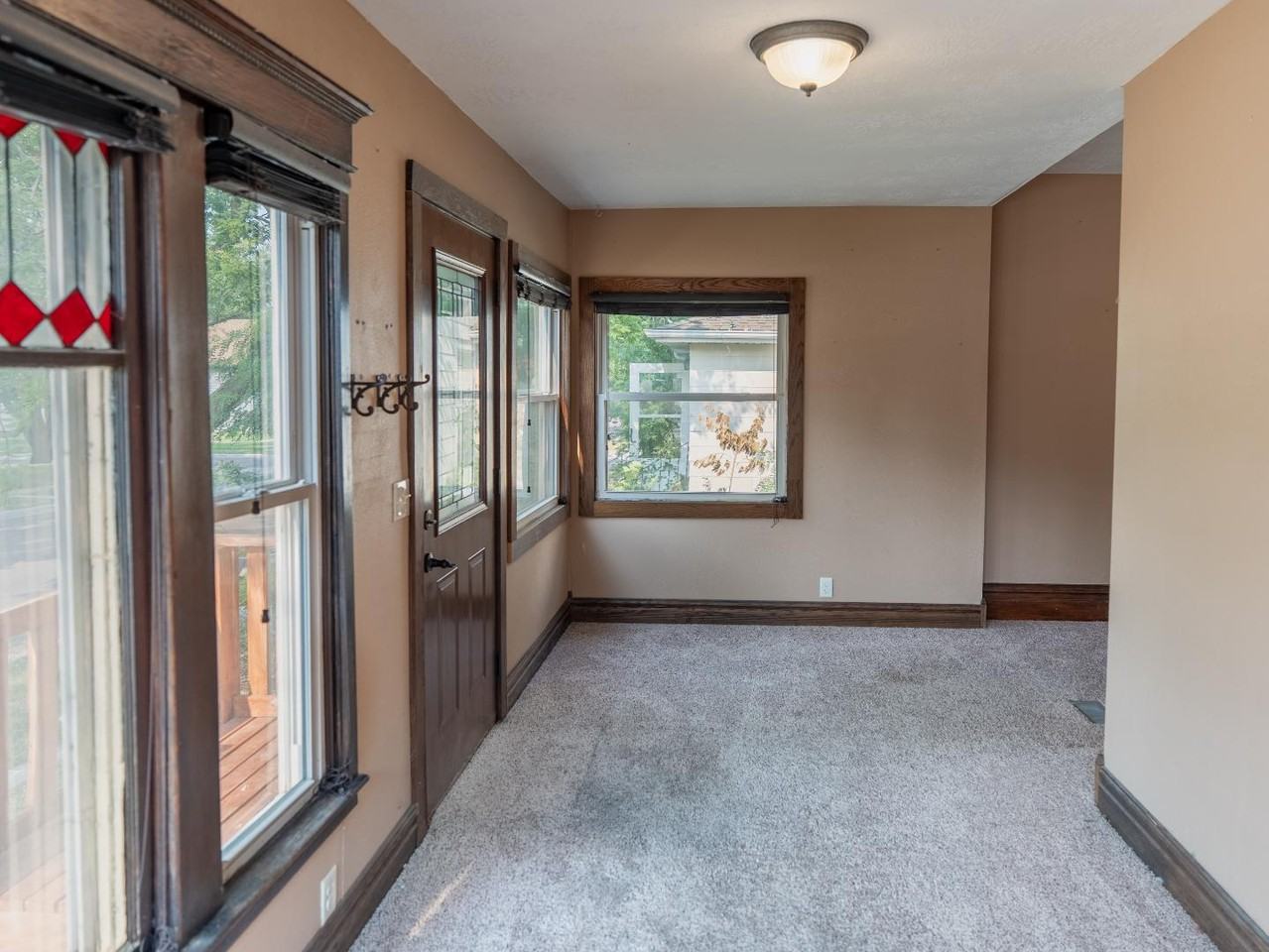 1212 W 10th St - Photo 5 of 20