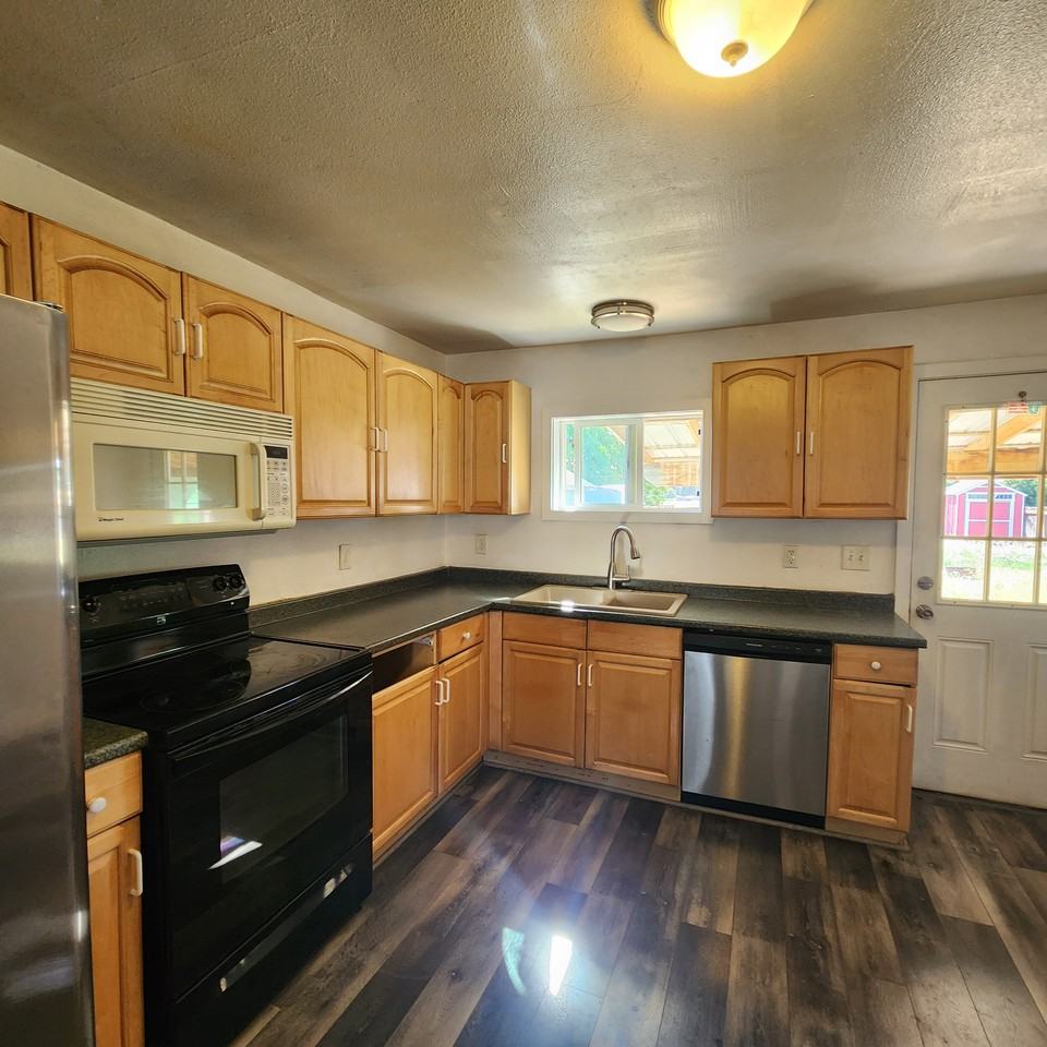 120 Sturdevant Rd #2 - Photo 4 of 10