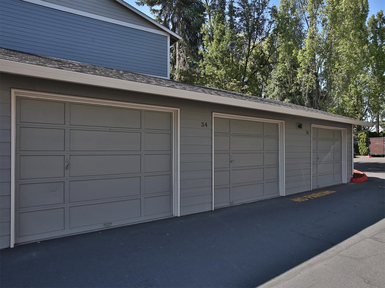 14110 SW Allen BlvdUnit #81 - Photo 4 of 9