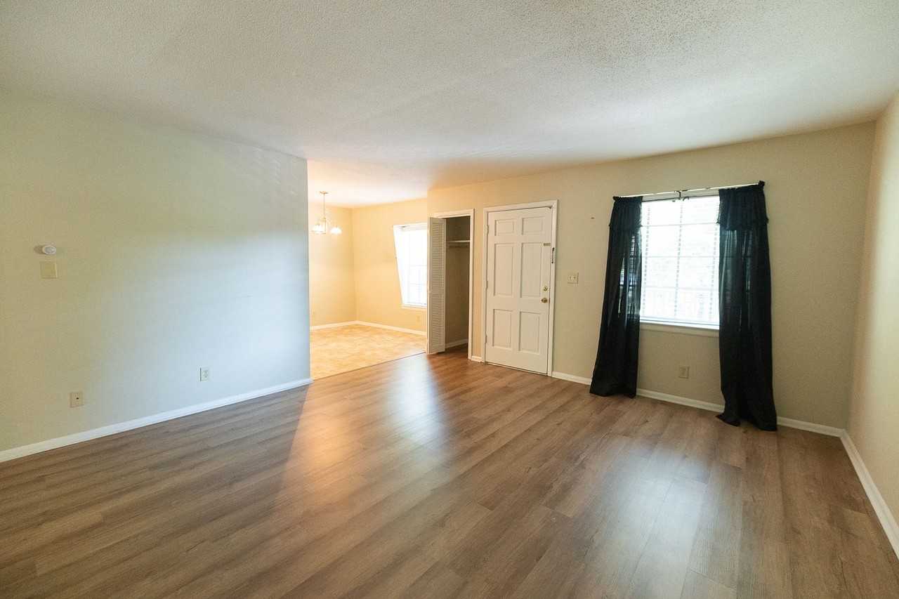 3812 Country Club Rd - Photo 5 of 18