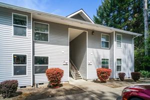 featured image of 1652 Se Crystal Lake Dr