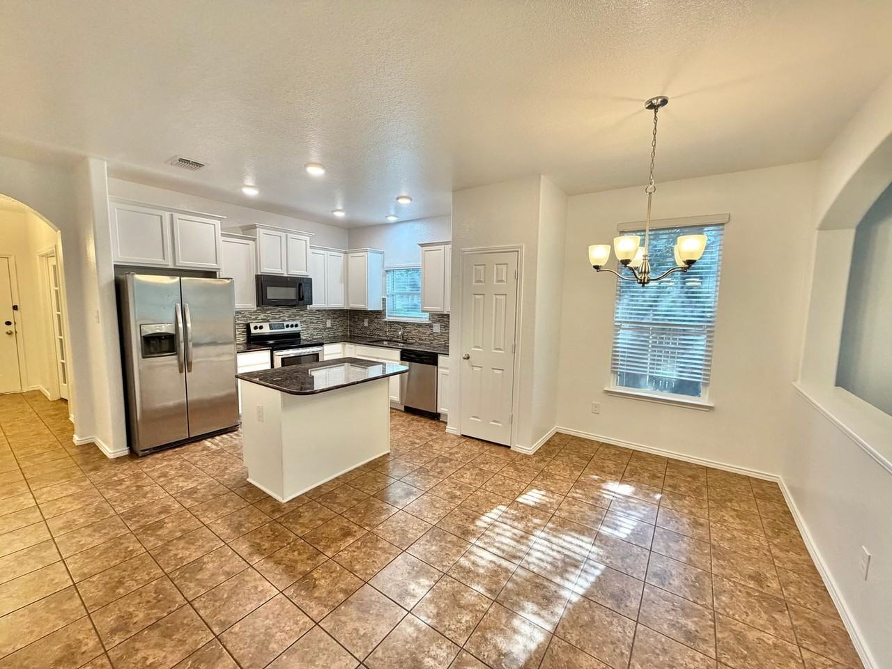 3418 Lorne Dr - Photo 2 of 33