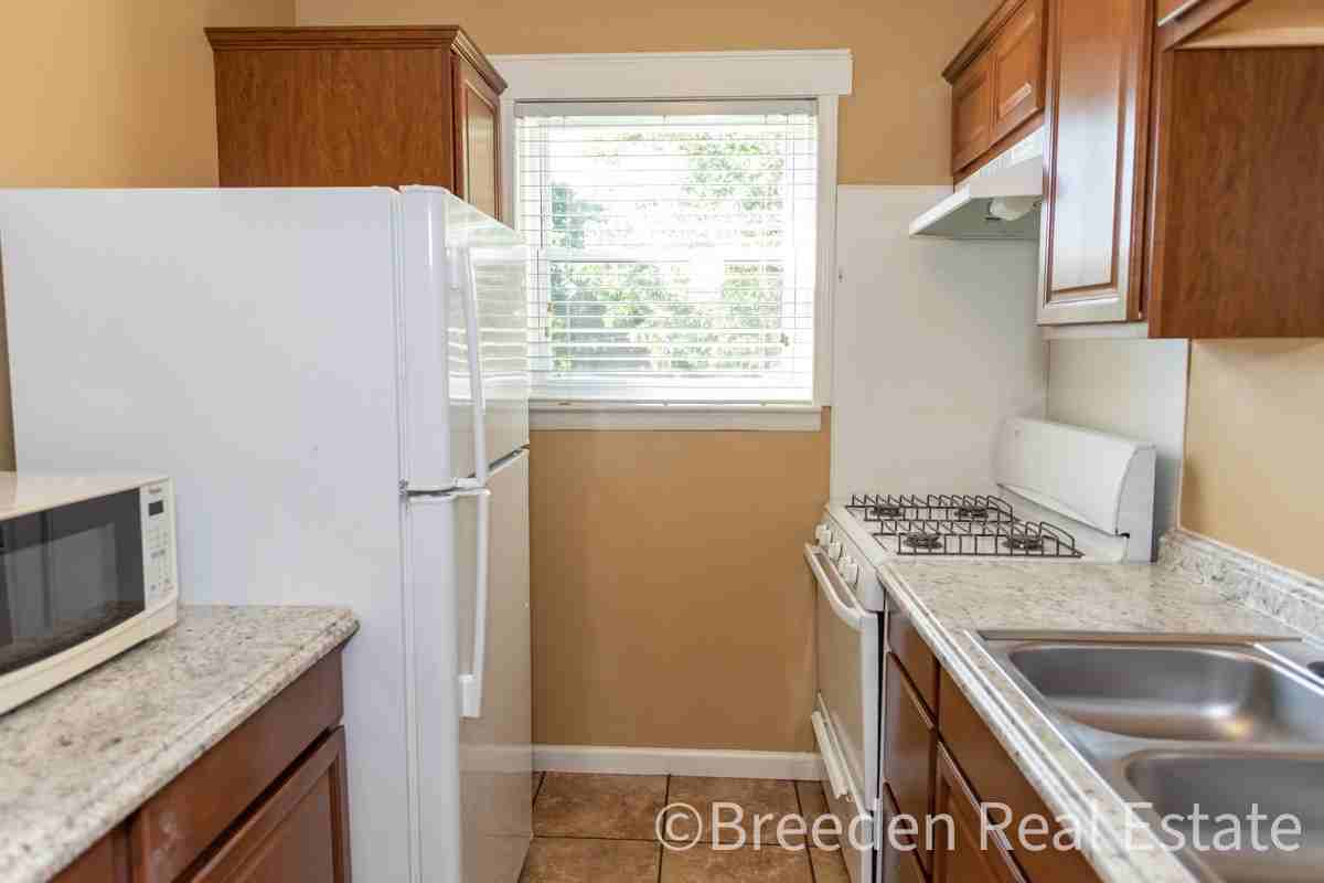 239  MAPLE STREETUnit 302-A #302A - Photo 6 of 16