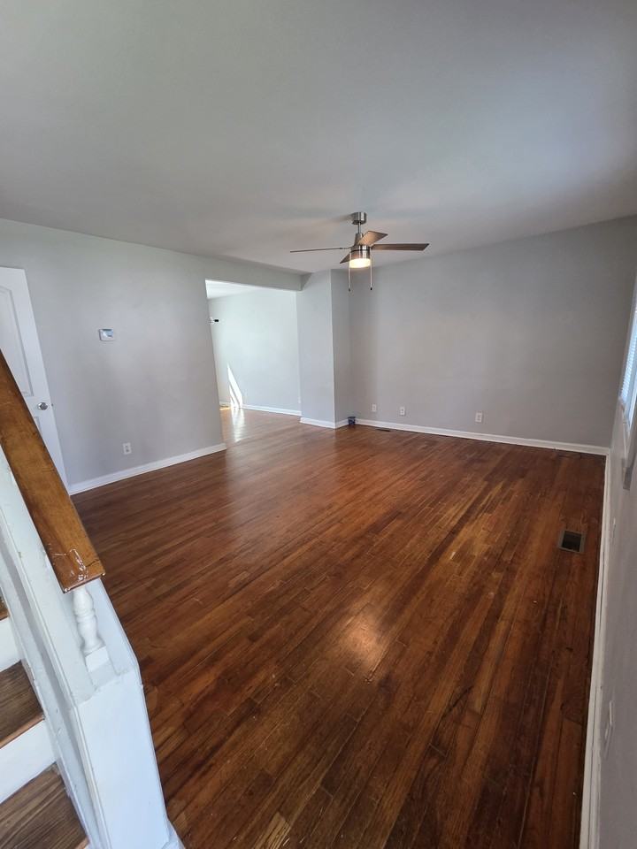 705 W 2nd Ave - Photo 3 of 10
