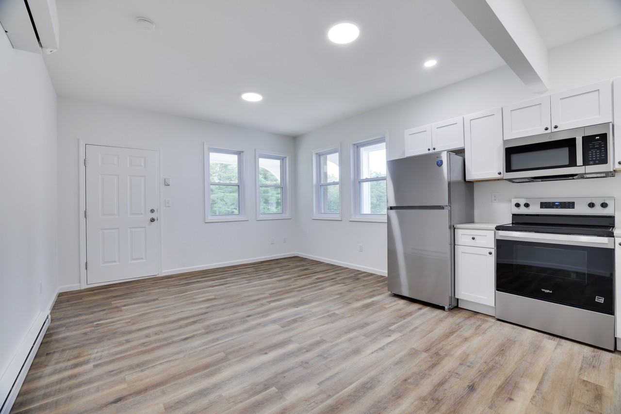 123 Evergreen Ln #2 - Photo 2 of 13