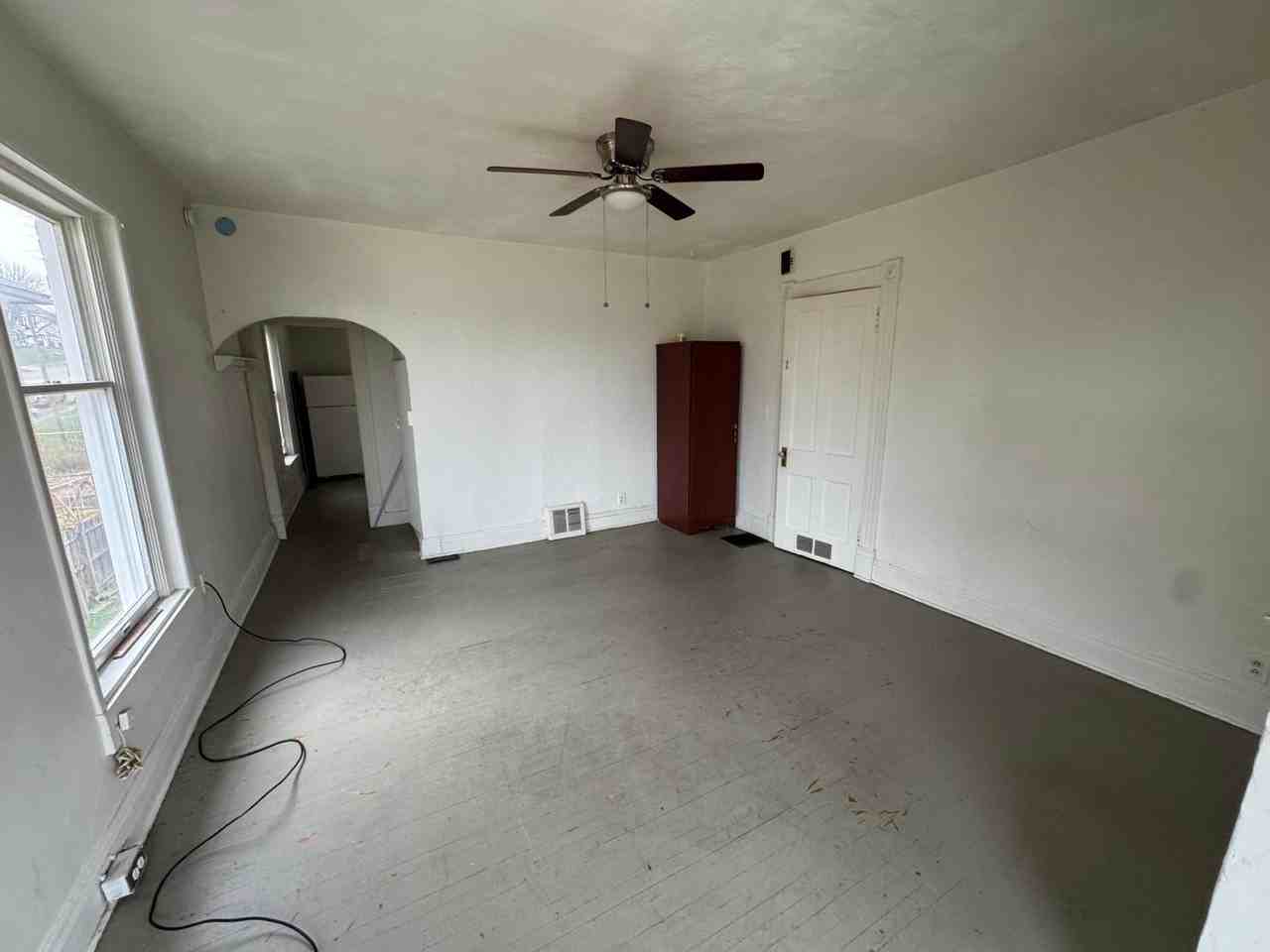 707 W High St #4 - Photo 2 of 5