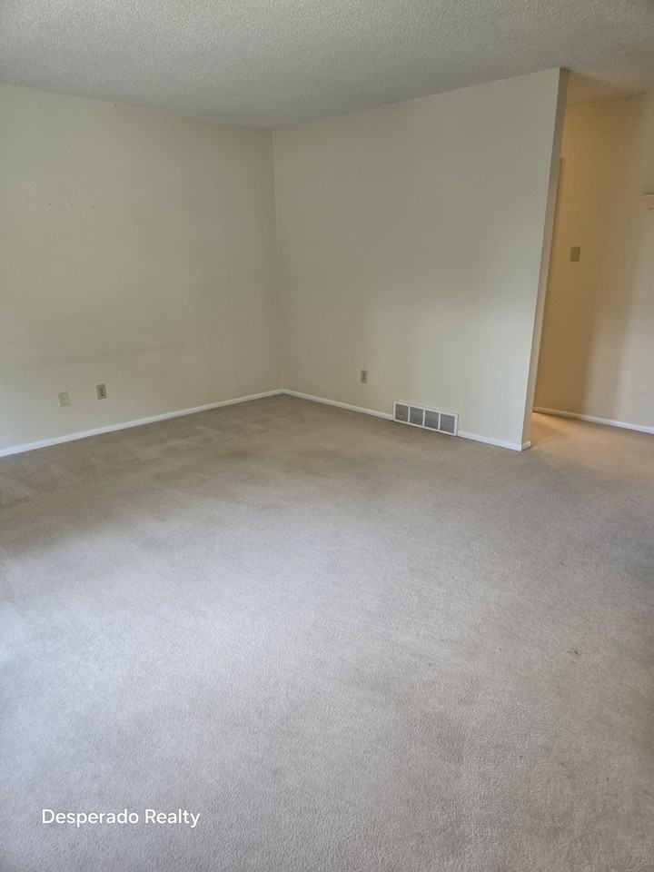 414 E Thunderbird Dr #1 - Photo 5 of 15