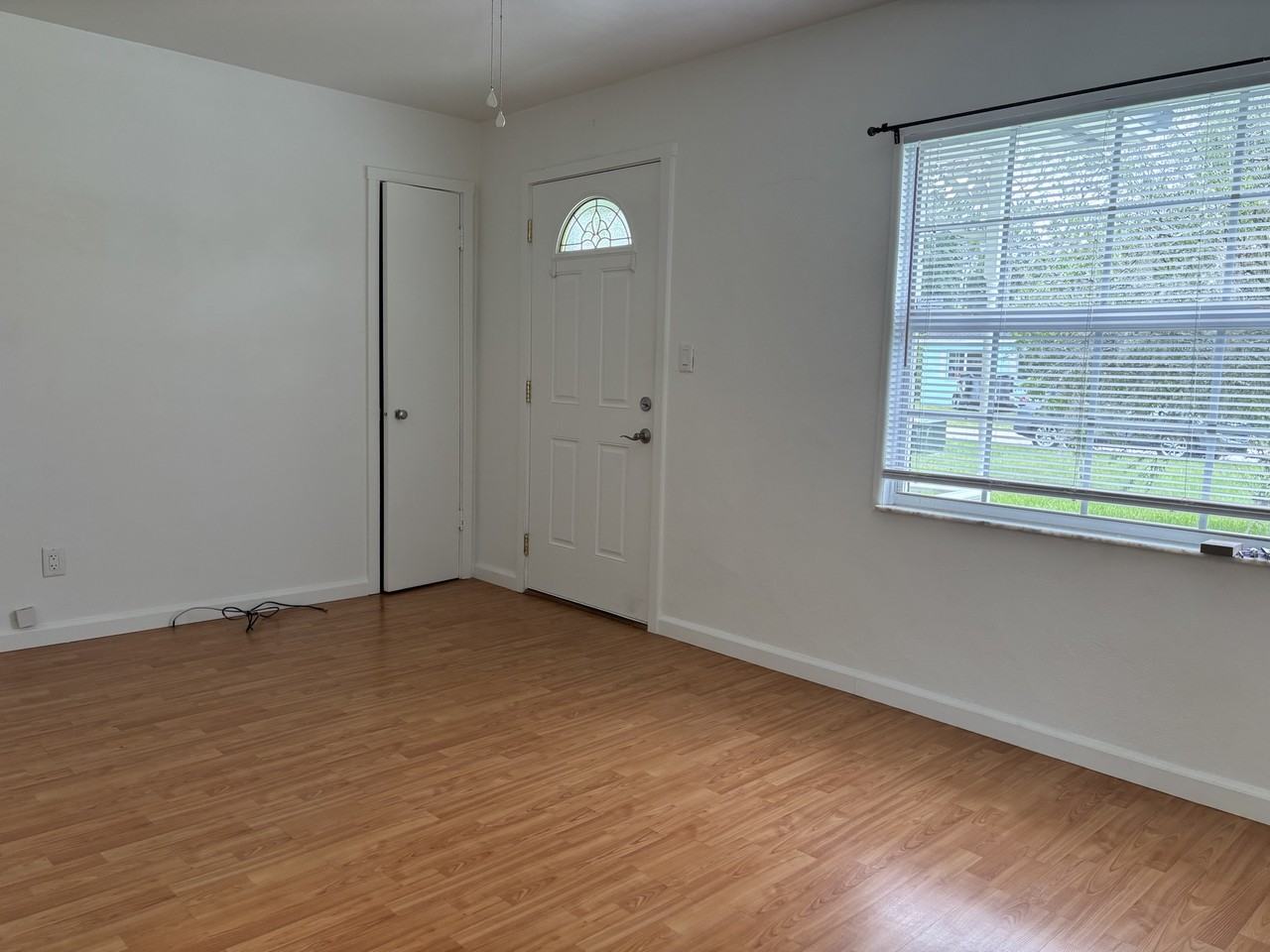 733 W Pennsylvania Ave #1 - Photo 2 of 21