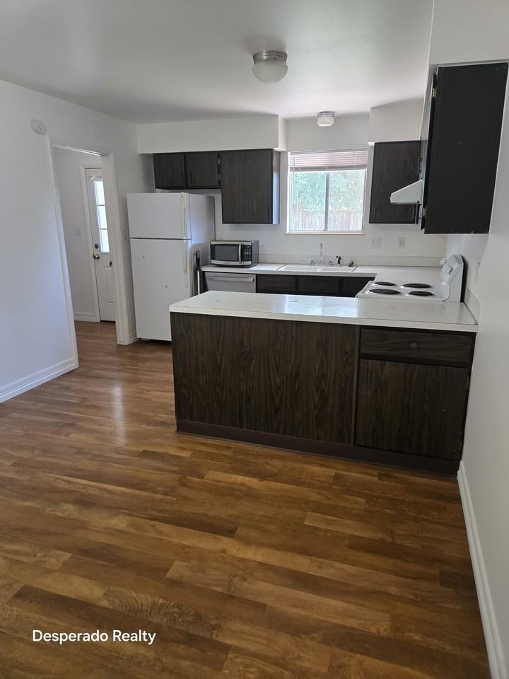 1714 Larch St #1 - Photo 2 of 13