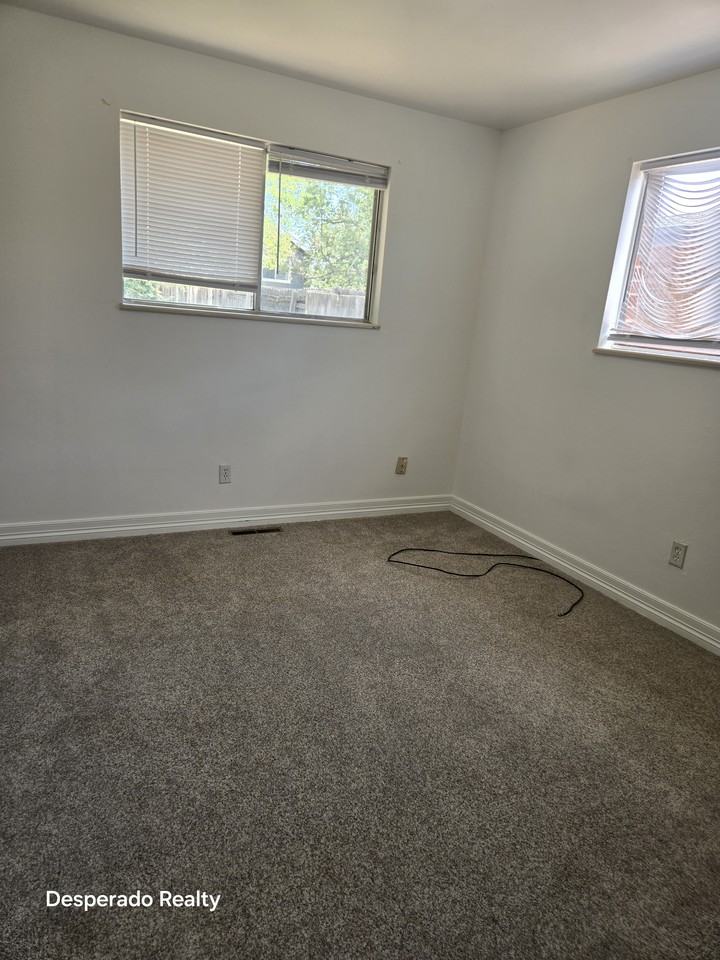 1714 Larch St #1 - Photo 6 of 13