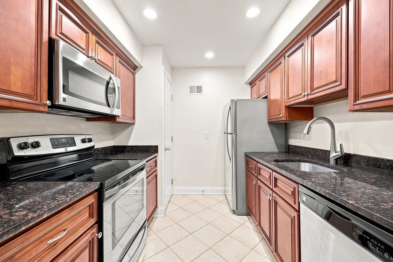 104 Turtle Creek Rd #4 - Photo 4 of 23