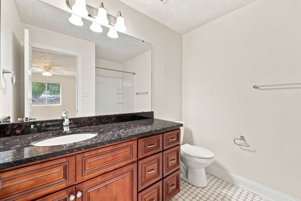 104 Turtle Creek Rd #4 - Photo 7 of 23