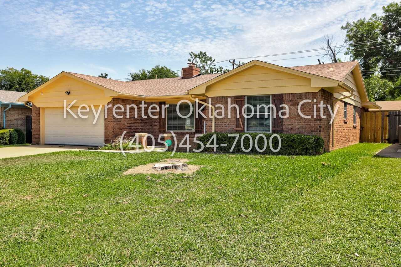 10912 N Blackwelder Ave - Photo 2 of 39