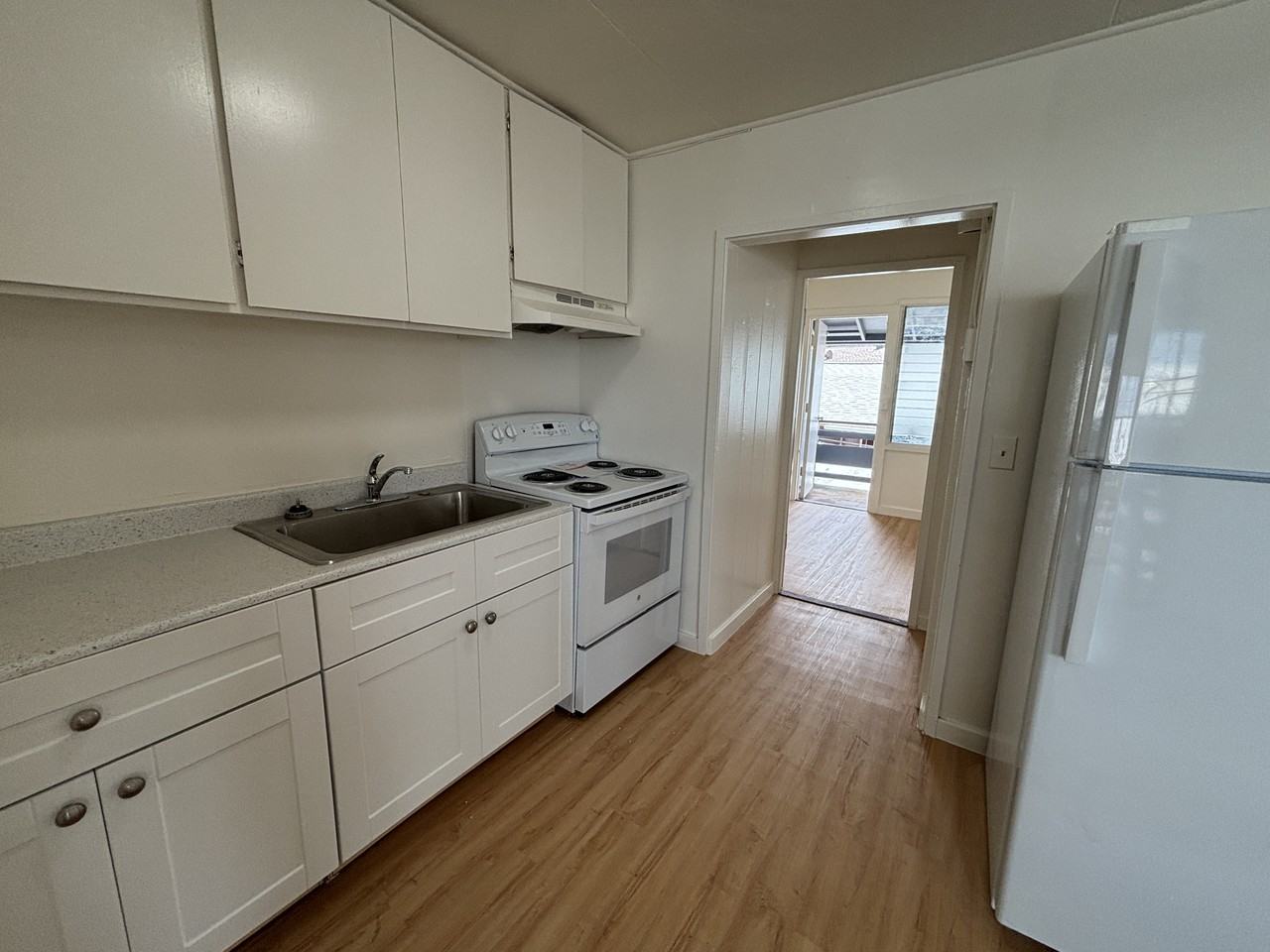 928 Palm Pl #8 - Photo 7 of 11
