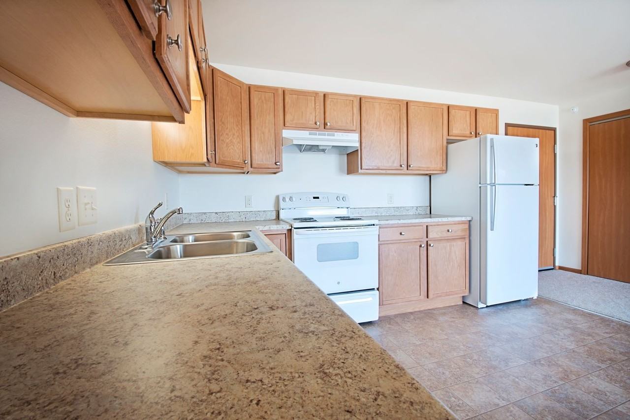 Parkview Apartments - Photo 6 of 27