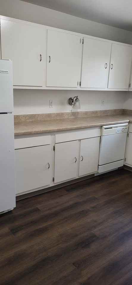 Yorktowne Apartments - Photo 4 of 38
