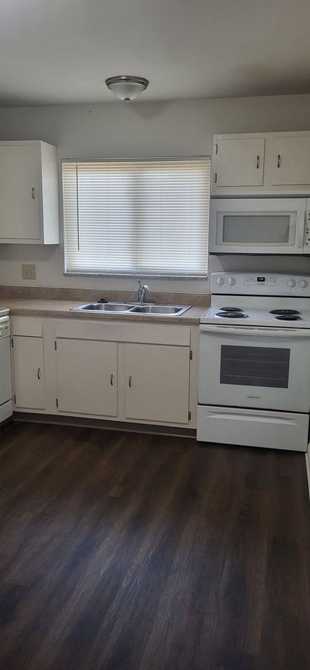 Yorktowne Apartments - Photo 5 of 38